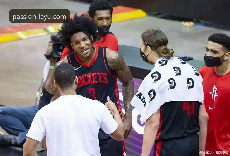 米切尔的爆发vs班凯罗的孤勇：一场东部卡位战的战术博弈